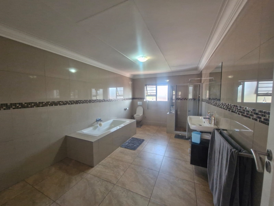 5 Bedroom Property for Sale in Kathu Northern Cape